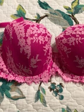 Victoria's Secret Pink Lace Push-Up Bra